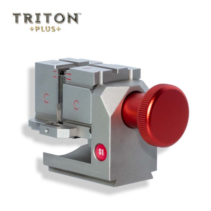 Triton PLUS four-way automotive jaw